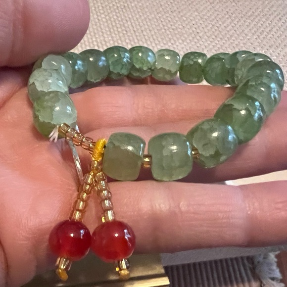 Set of 2 jade color glass beads, handmade stretch bracelets, with heart bag!💜💗💕 - Picture 3 of 7